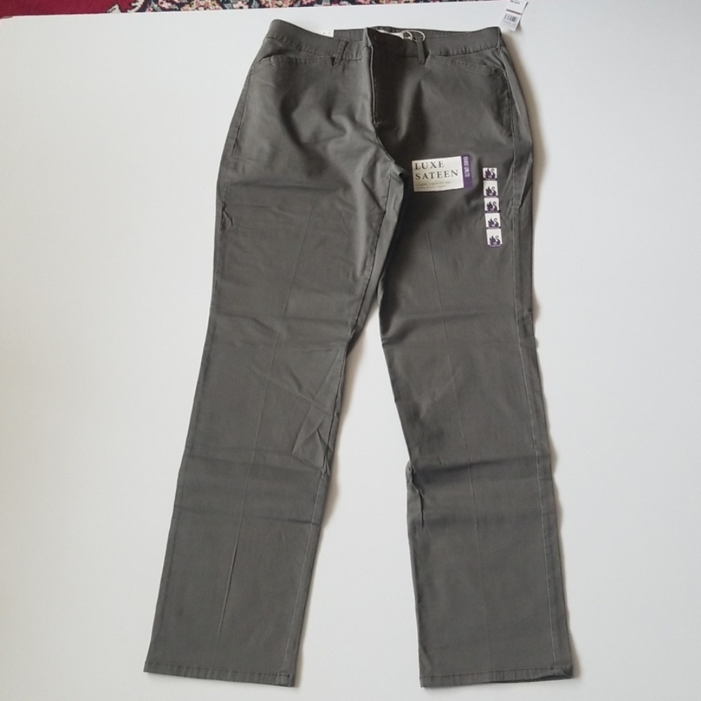 Gloria Vanderbilt Anita Sateen Straight-Leg Pants - Picture 4 of 5